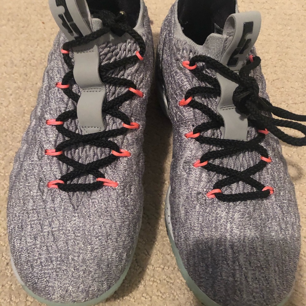 Nike’s size 7.5